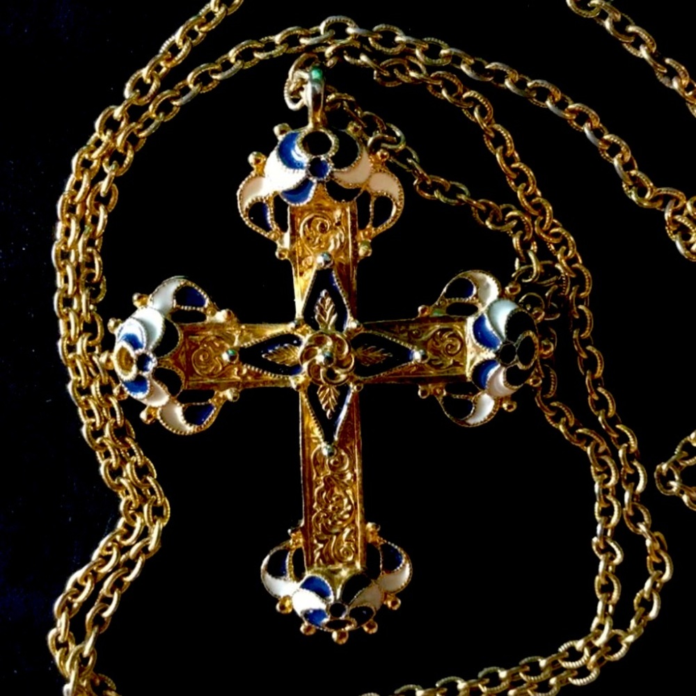 Smithsonian for Avon a must have for any colllector!!